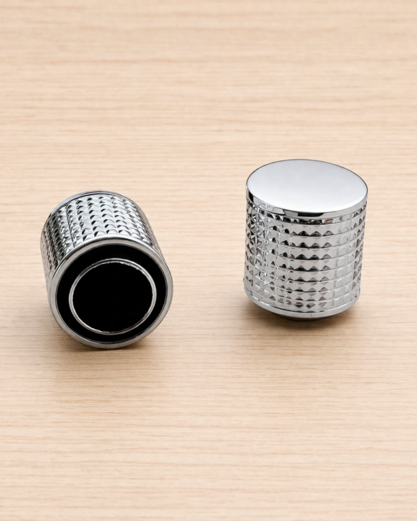 STEP CHECKER SILVER CAP